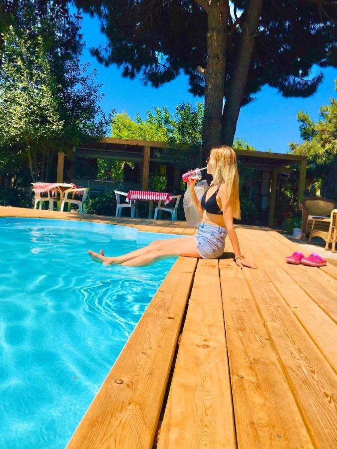 קוסדסי Mursel Garden Hotel מראה חיצוני תמונה