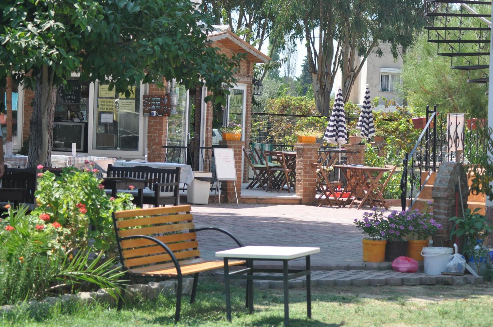 קוסדסי Mursel Garden Hotel מראה חיצוני תמונה