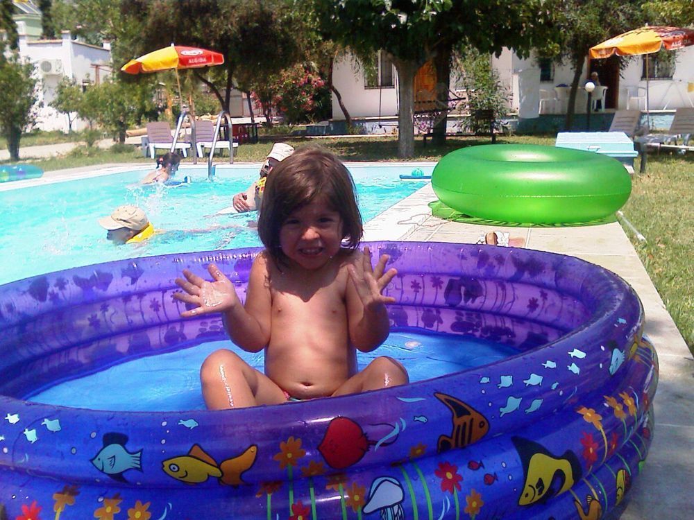 קוסדסי Mursel Garden Hotel מראה חיצוני תמונה