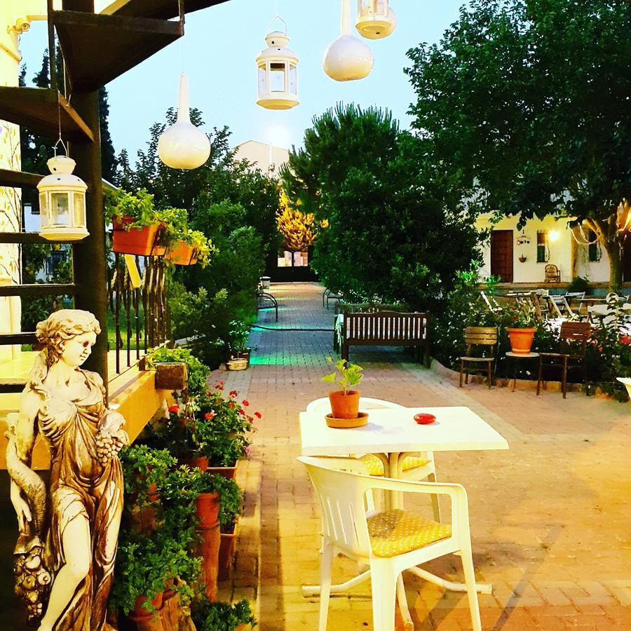 קוסדסי Mursel Garden Hotel מראה חיצוני תמונה