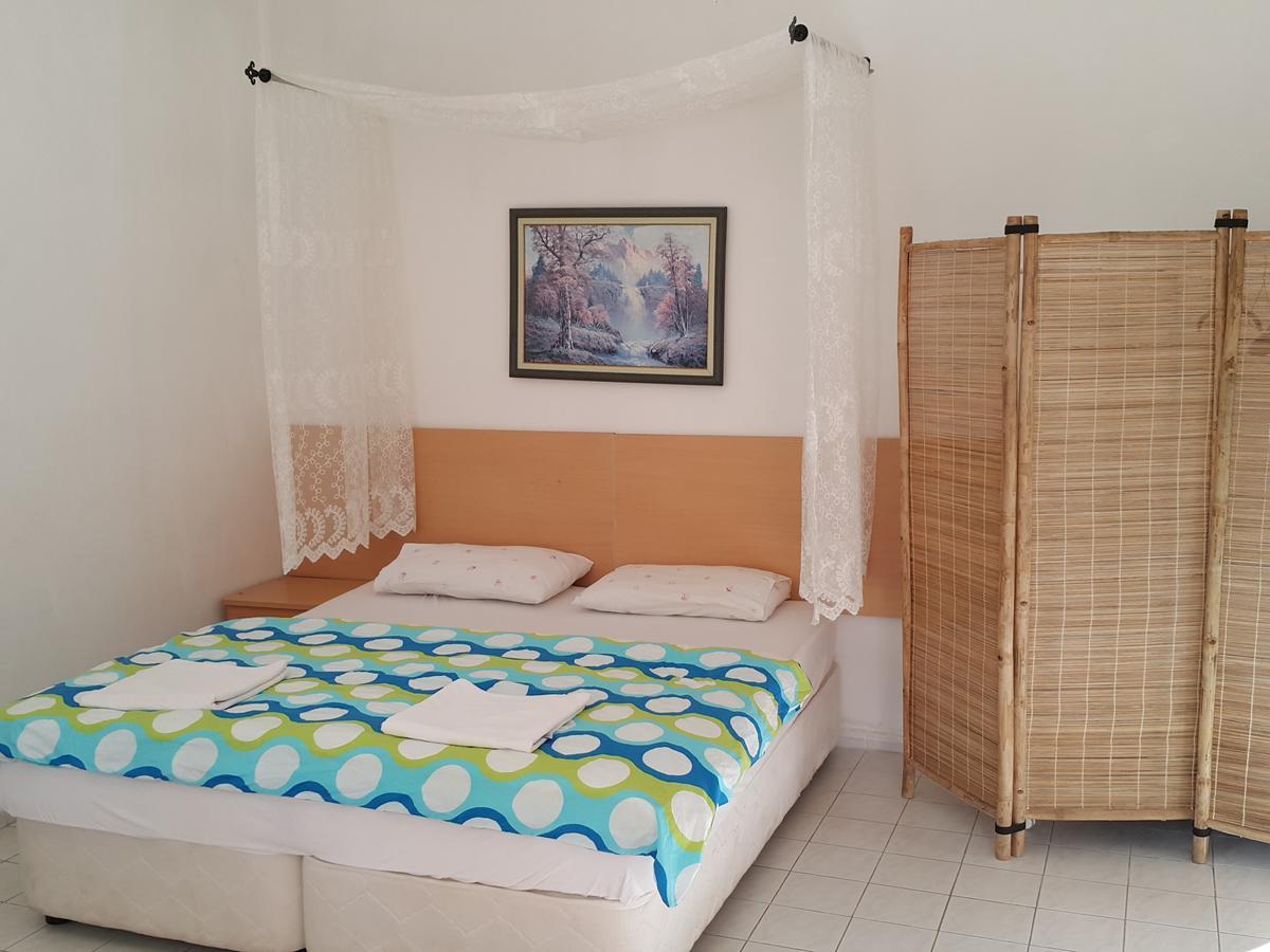 קוסדסי Mursel Garden Hotel מראה חיצוני תמונה