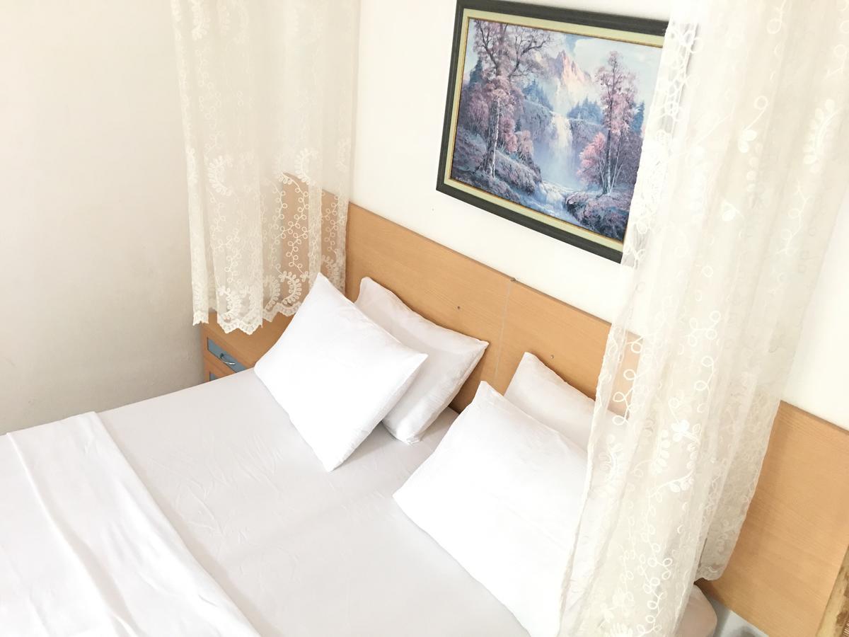 קוסדסי Mursel Garden Hotel מראה חיצוני תמונה