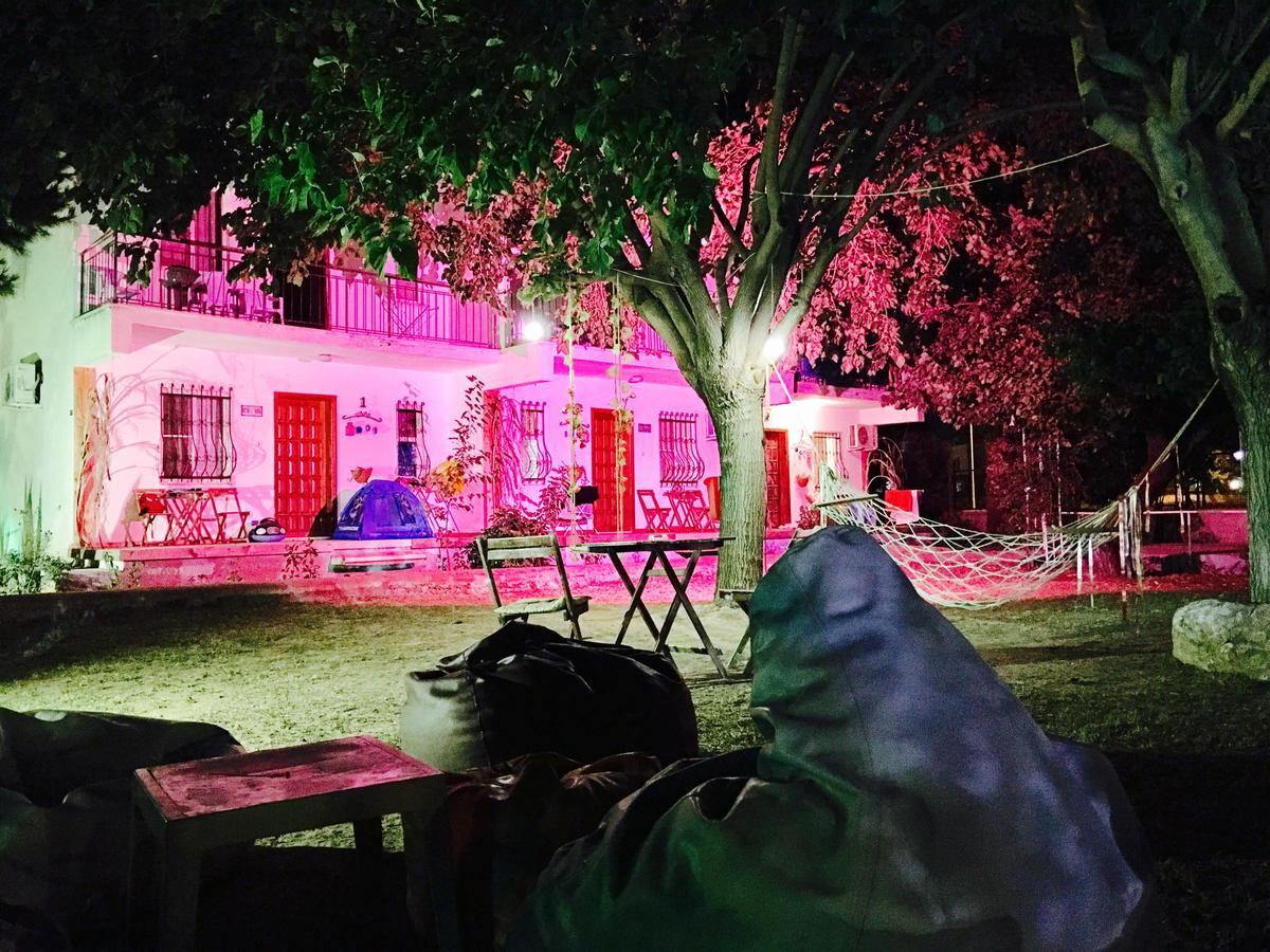 קוסדסי Mursel Garden Hotel מראה חיצוני תמונה