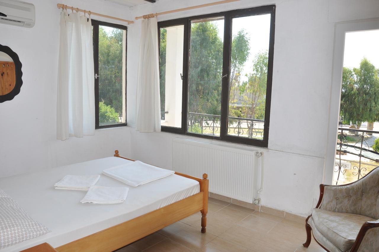 קוסדסי Mursel Garden Hotel מראה חיצוני תמונה